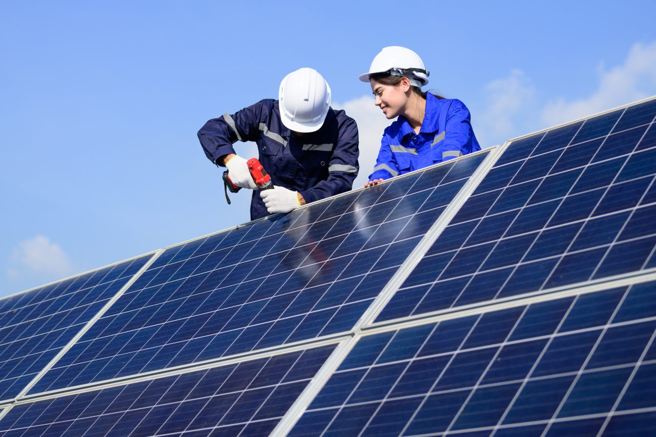 Nutzen Sie die Kraft der Sonne mit den hocheffizienten Sonnenkollektoren von Solarkraftdeutschland. Senken Sie Ihre Stromrechnung, steigern Sie den Wert Ihrer Immobilie und tragen Sie zu einem sauberen Planeten bei.